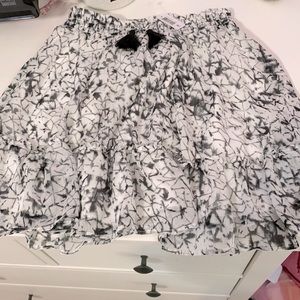 Girls Size 10 Black and White Skirt